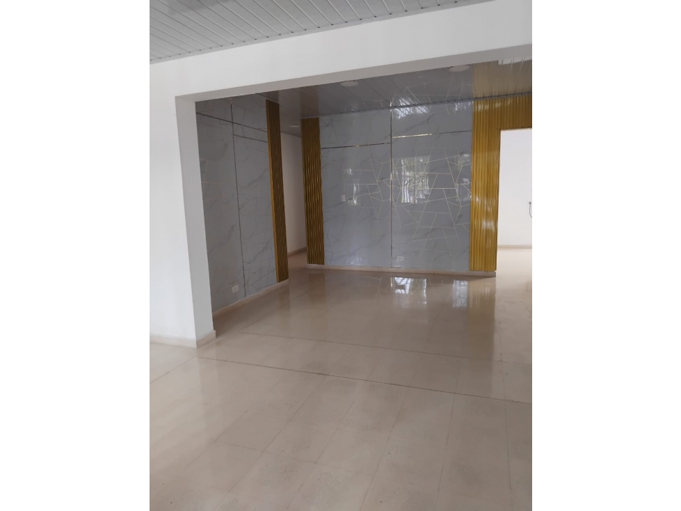 Se arrienda hermosa Casa en Calasanz