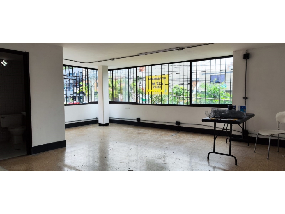 VENDO O ARRIENDO HERMOSA BODEGA ESQUINERA VISIBLE PARA NEGOCIO(S) — foto 3