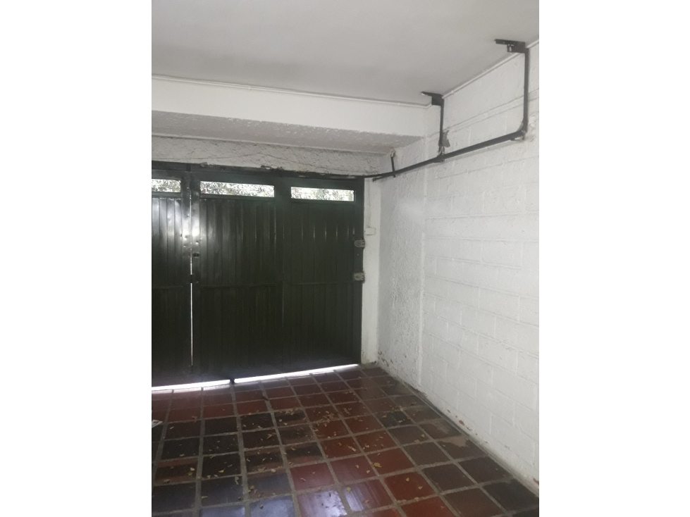 VENDO 2DO PISO DE CASA CON AIRE Y GARAJE EN LAURELES - VELODROMO — foto 4
