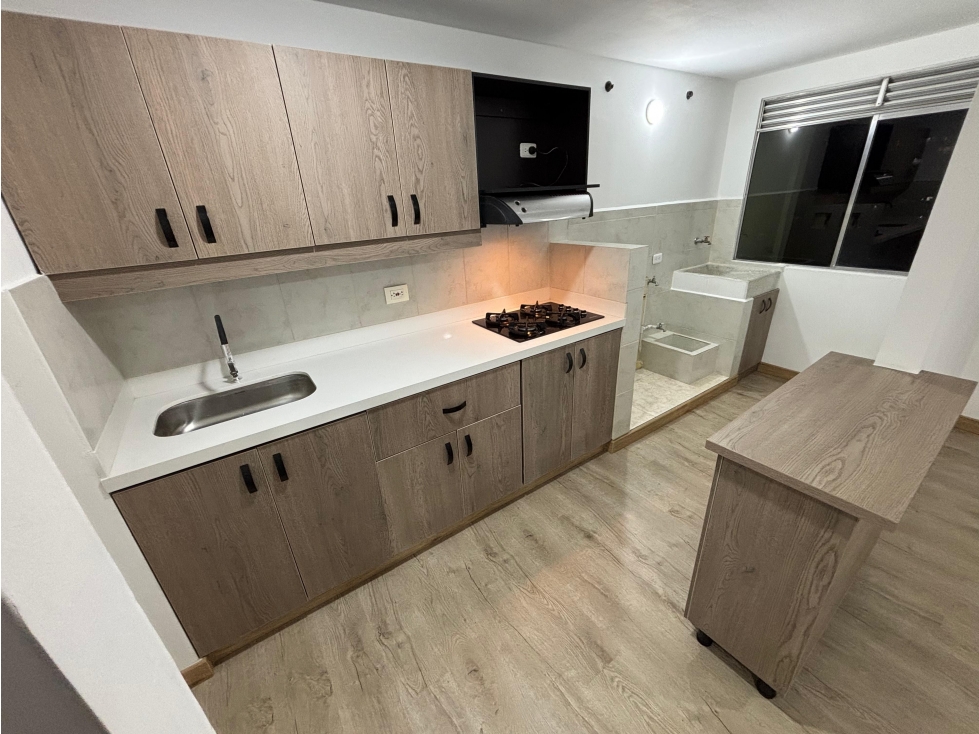 SE ARRIENDA HERMOSO APARTAMENTO EN RODEO ALTO