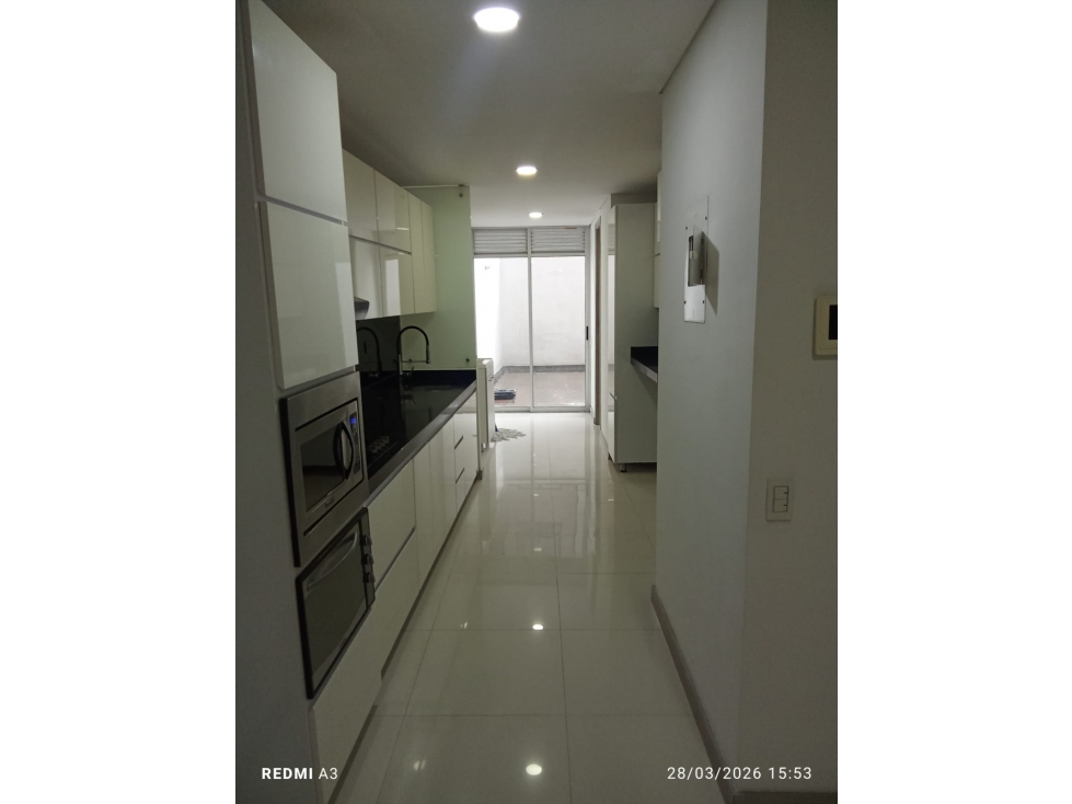 SE ARRIENDA HERMOSO APARTAMENTO EN LAURELES