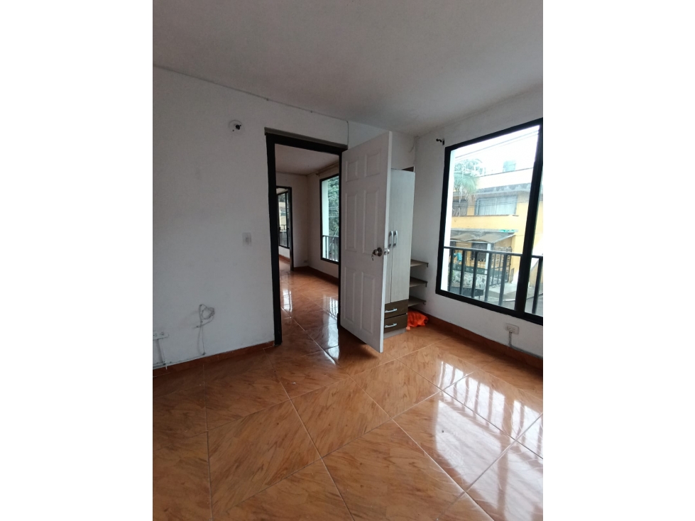 VENDO CASA EN SEGUNDO PISO EN SANTA LUCIA — foto 4