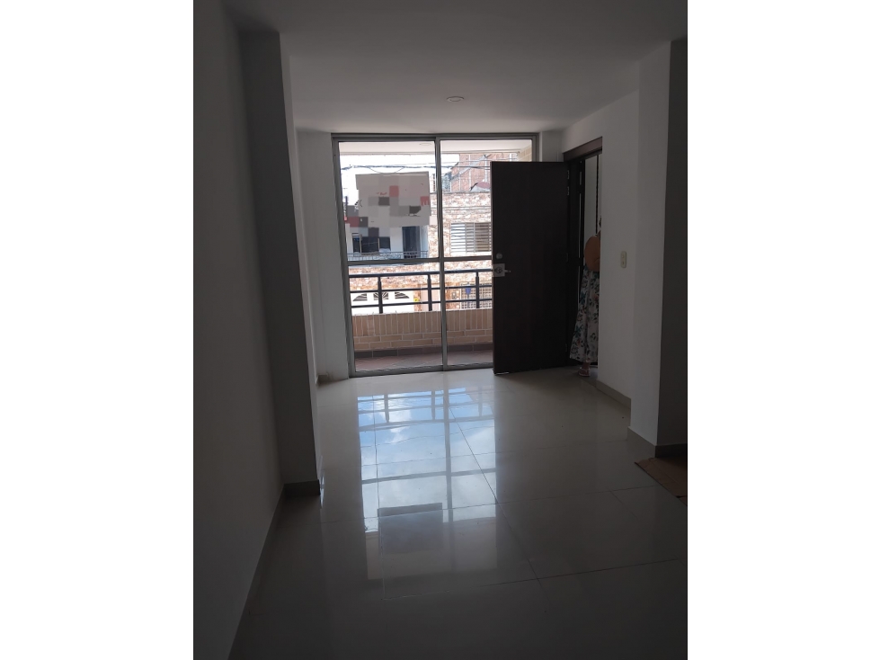 Se arrienda hermoso apartamento en segundo piso Santa Monica