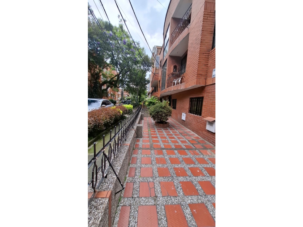 SE VENDE HERMOSA CASA EN ENVIGADO