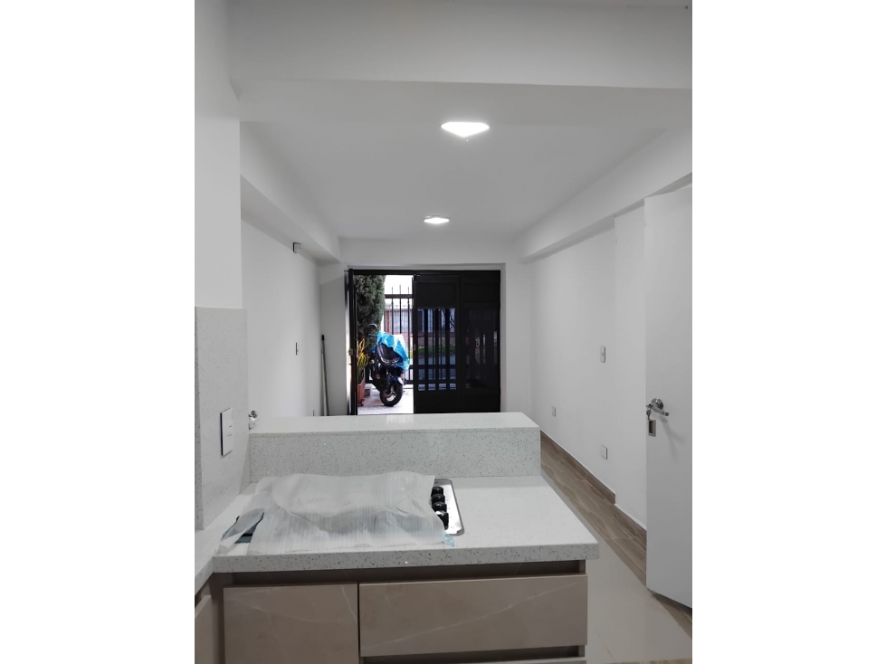Se arrienda hermoso apartamento en belen la palma