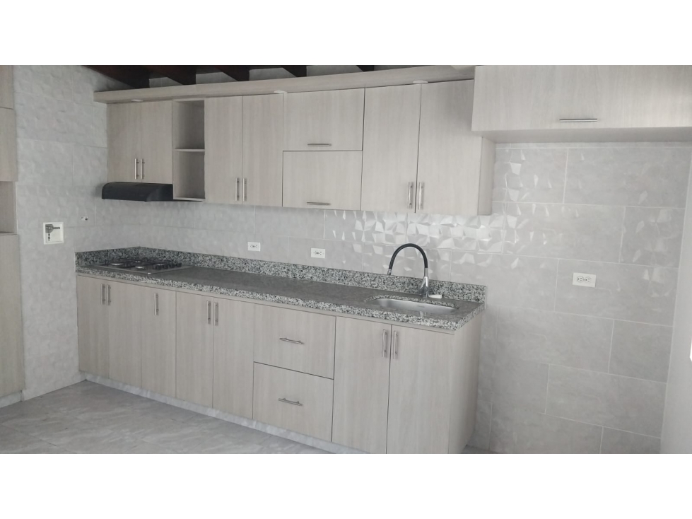 SE ARRIENDA CASA CON MUY BUENOS ESPACIOS CALASANZ — foto 2