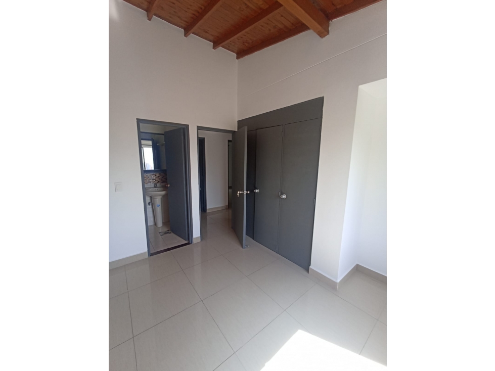 ¡SE VENDE APTO EN LAURELES-UNIDAD CERRADA! — foto 4