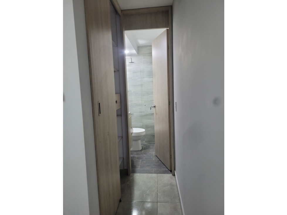 SE ARRIENDA AMPLIO APTO EN LA ESTRELLA INMACULADA — foto 2