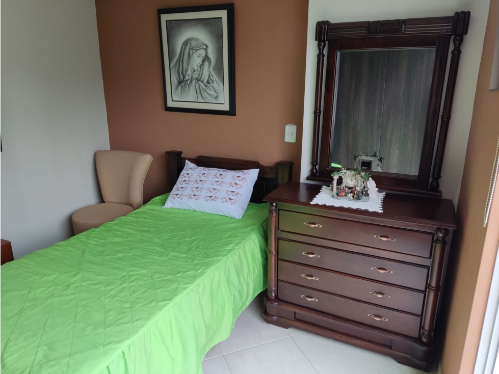 ¡SE VENDE AMPLIO APTO EN SABANETA! — foto 2