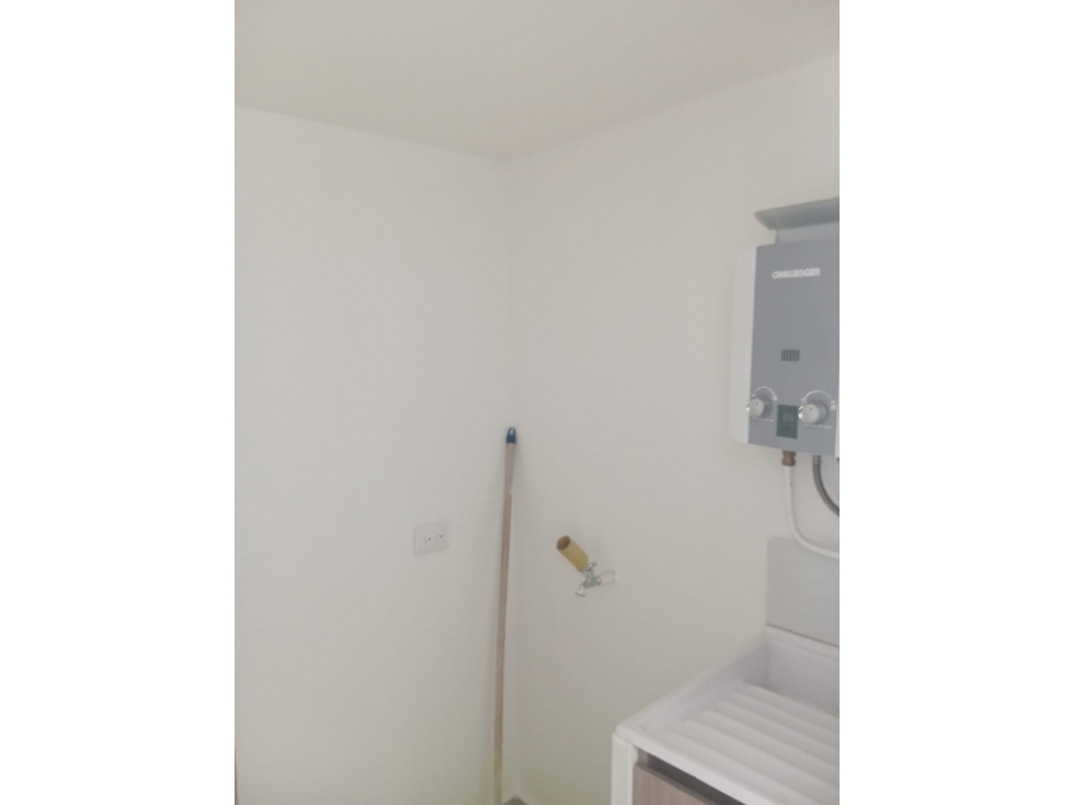 SE VENDE HERMOSO APARTAMENTO EN ROBLEDO PAJARITO — foto 4