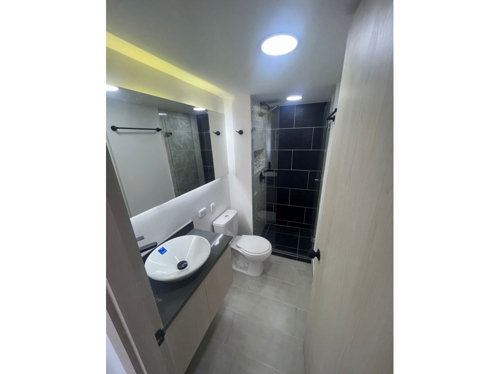 VENDO HERMOSO APARTAMENTO RECIÉN REMODELADO EN SAN ANTONIO DE PRADO — foto 3