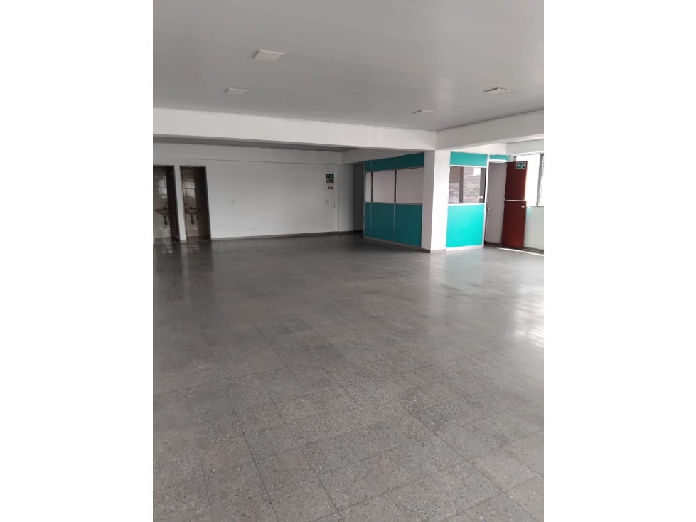 ARRIENDO ESPETACULAR LOCAL COMERCIAL EN TODA LA AVENIDA 30 — foto 3