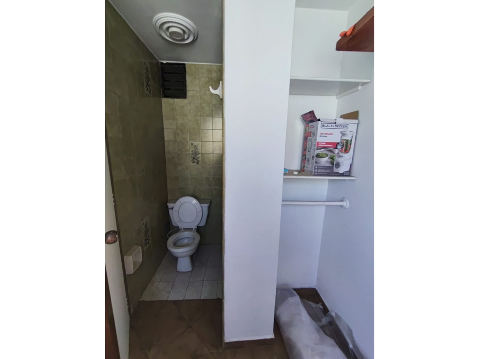 ARRIENDO HERMOSO APTO EN LAURELES A POCOS MINUTOS AV 80 — foto 2