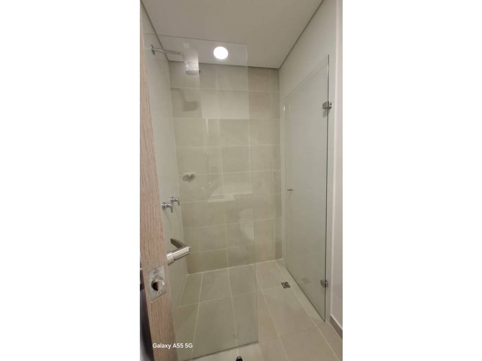 SE ARRIENDA HERMOSO APARTAMENTO NUEVO PARA ESTRENAR EN SABANETA — foto 2