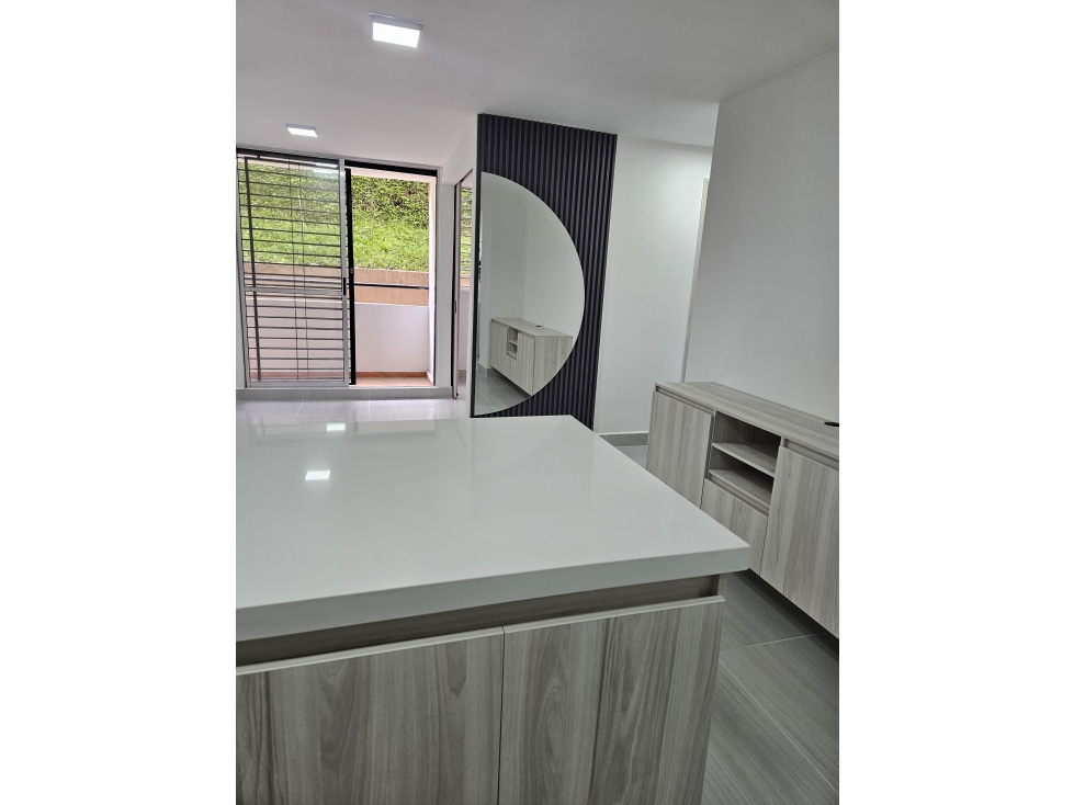 ¡Vendo hermoso apartamento en Envigado!