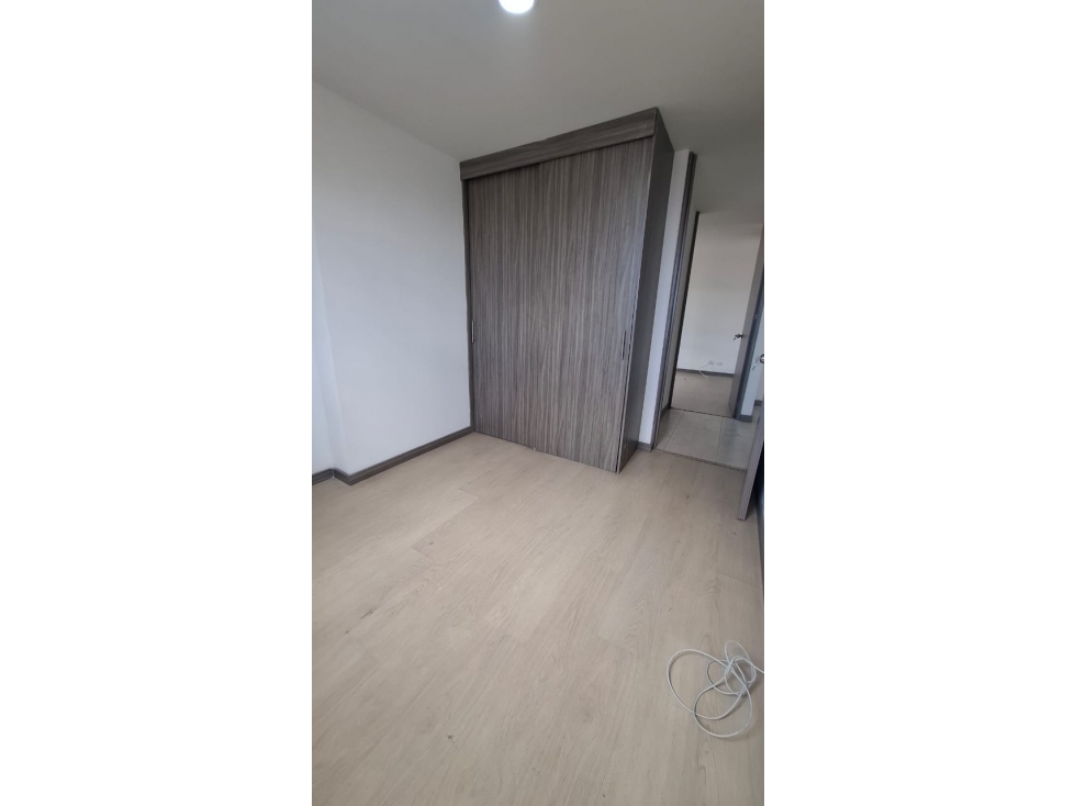 SE ARRIENDA HERMOSO APARTAMENTO EN SABANETA CALLE LARGA — foto 3