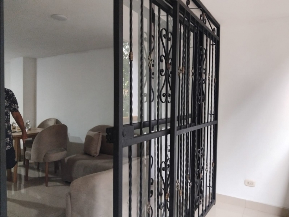 Se arrienda hermoso apartamento en Conquistadores — foto 2