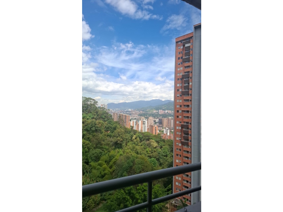 SE ARRIENDA ESPECTACULAR APARTAMENTO EN EL POBLADO — foto 2