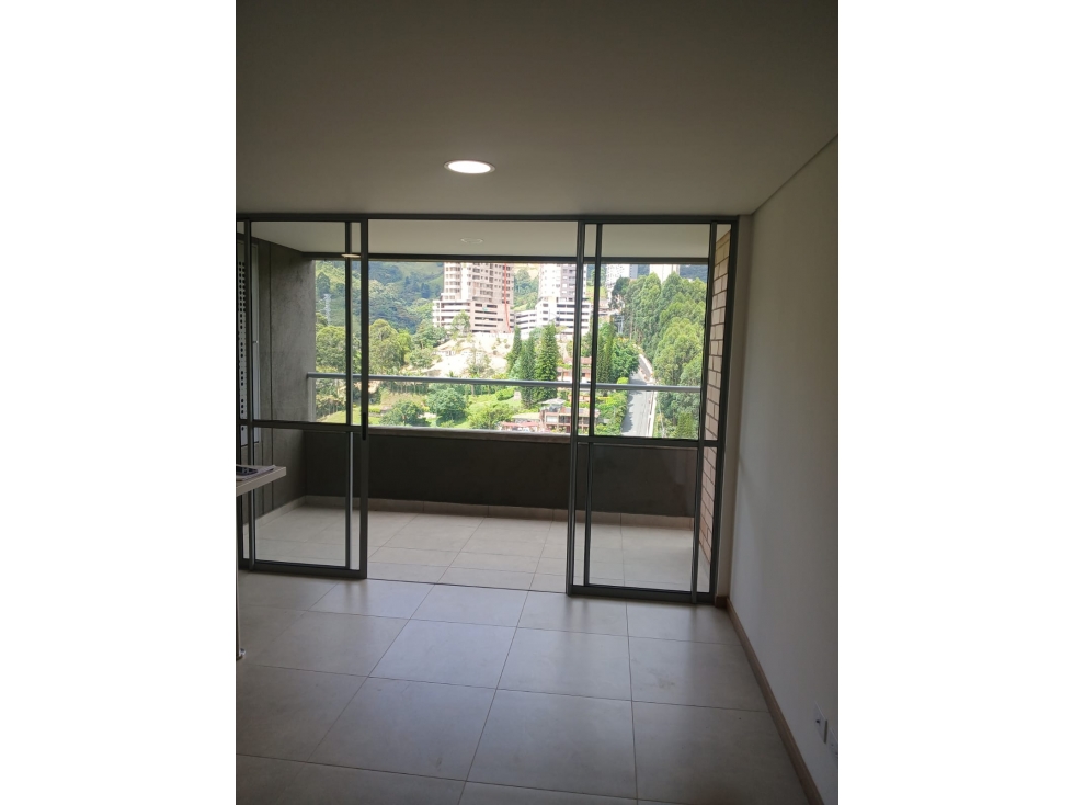 SE ARRIENDA ESPECTACULAR APARTAMENTO EN ENVIGADO — foto 2