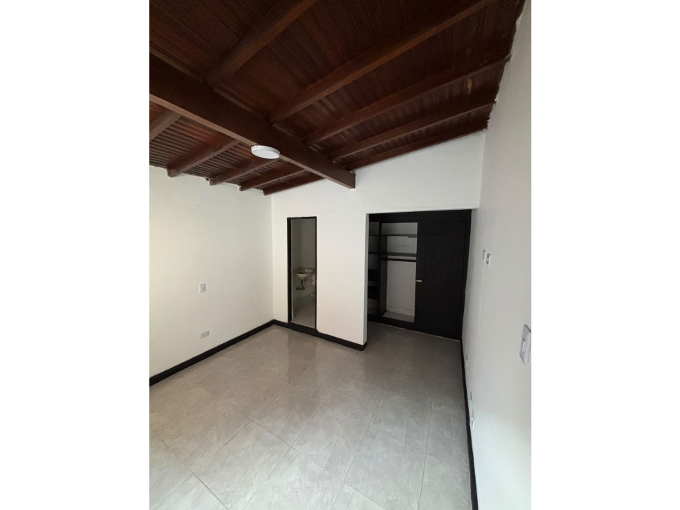 SE ARRIENDA HERMOSA CASA EN AV 80 LA AMERICA — foto 4