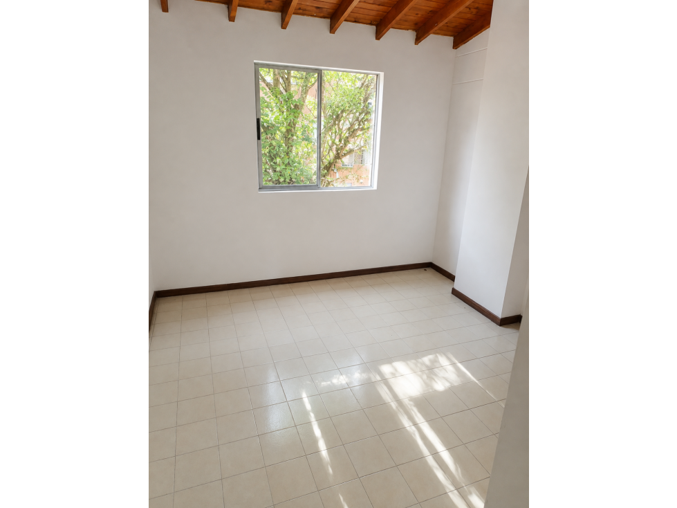 SE VENDE HERMOSO APARTAMENTO EN CALASANZ — foto 2