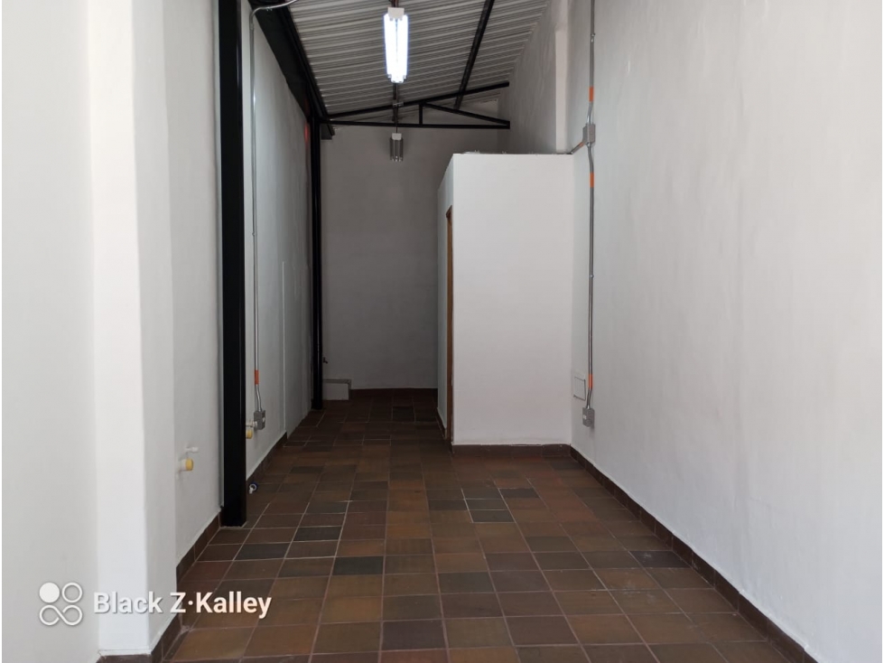 LOCAL EN ARRIENDO BELÉN GRANADA - 1