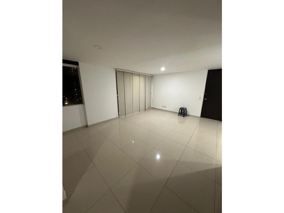 HERMOSO APARTAMENTO EN ARRIENDO CIUDAD DEL RÍO — foto 2