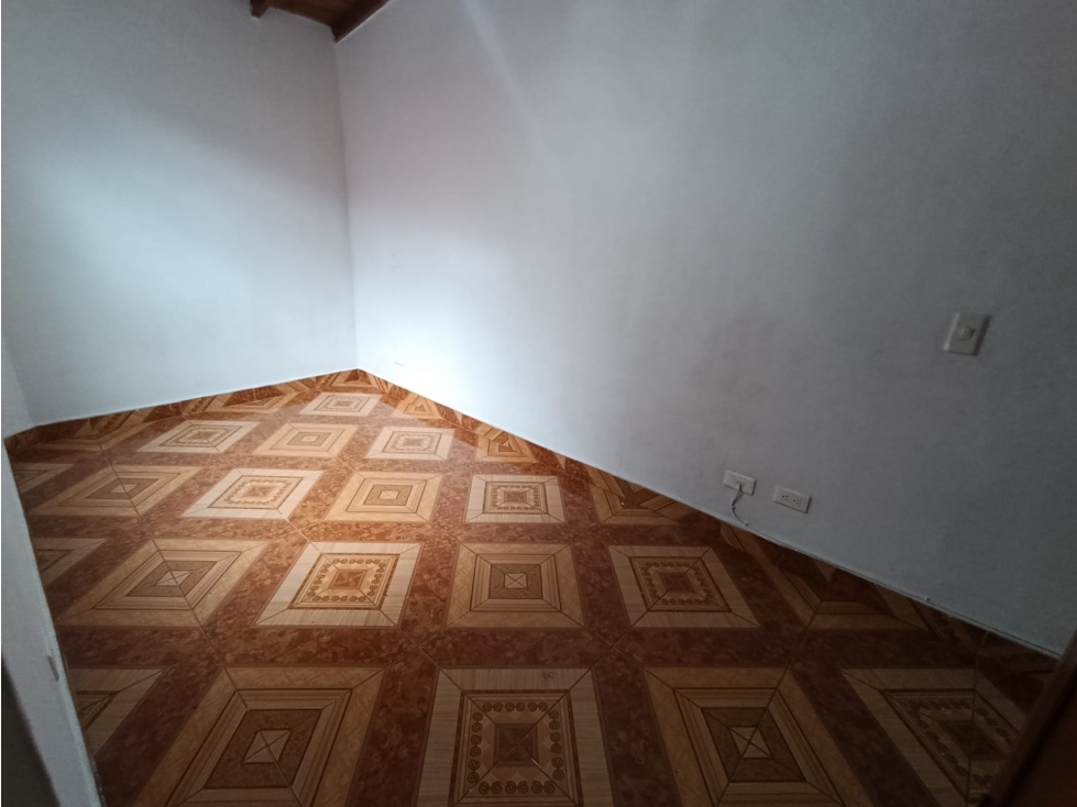 Se arrienda apartamento en la milagrosa — foto 2