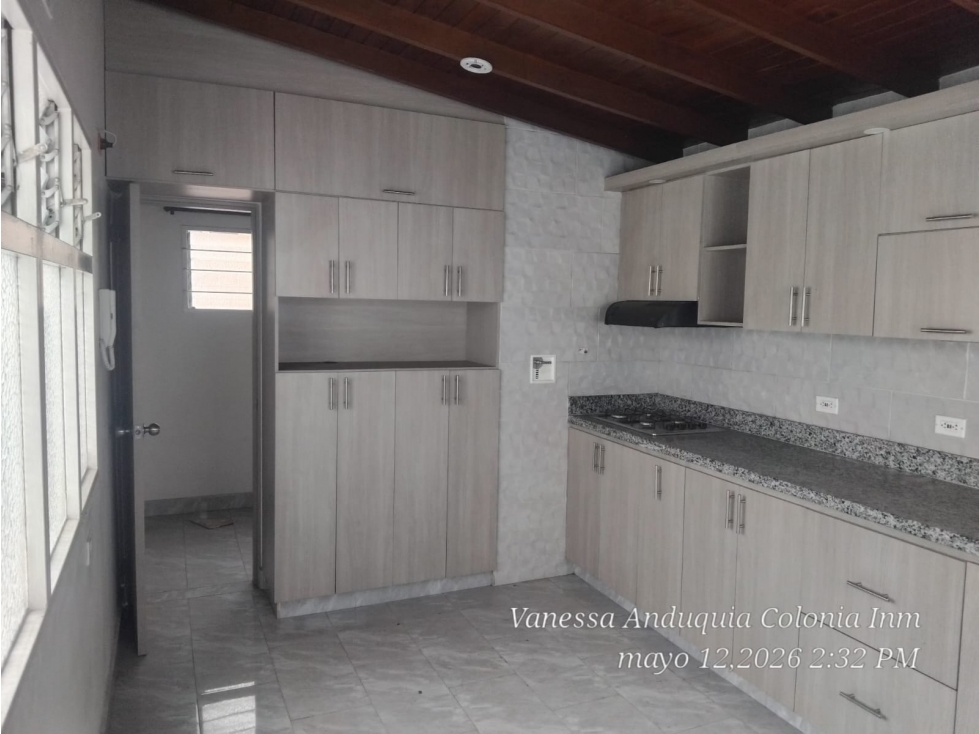 SE ARRIENDA CASA CON MUY BUENOS ESPACIOS CALASANZ — foto 4