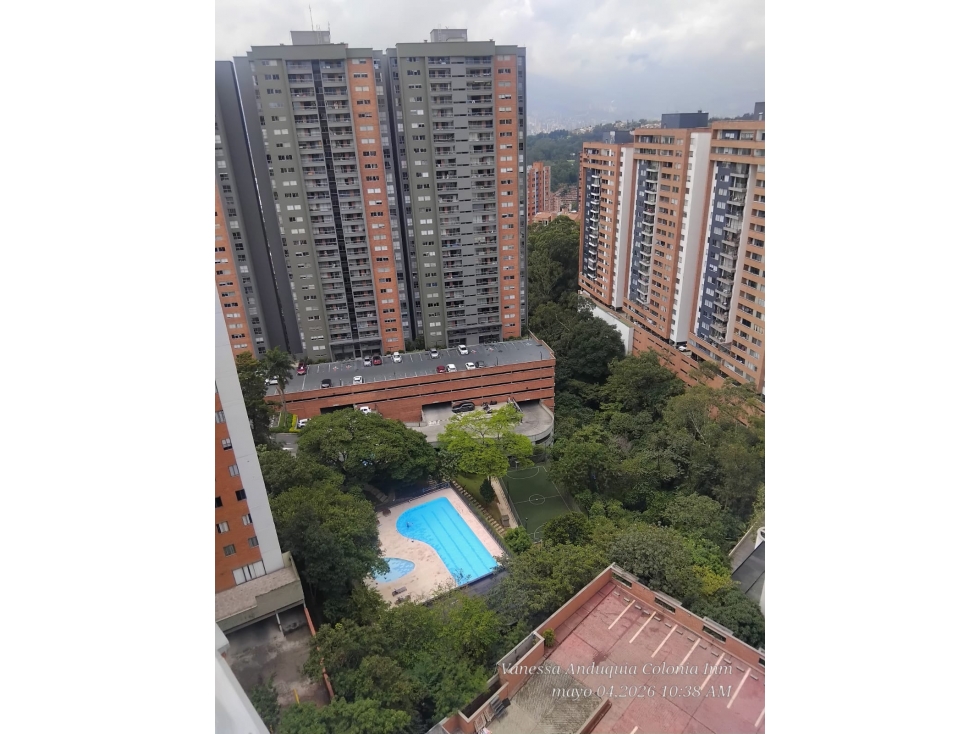 SE ARRIENDA APARTAMENTO LOMA DE LOS BERNAL