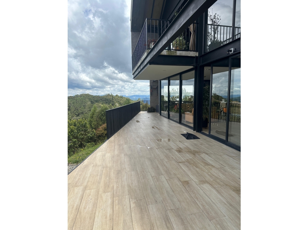 Se vende Casa en Loma del Escobero