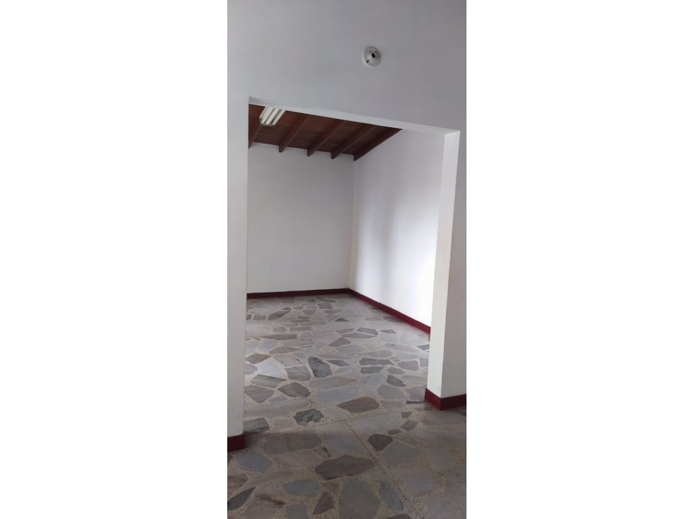 Arriendo casa muy amplia en la castellana — foto 3