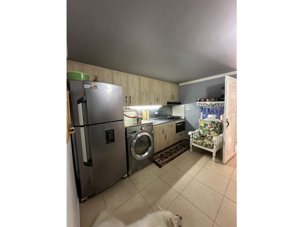¡SE VENDE HERMOSA CASA 3 NIVELES EN ROBLEDO-PAJARITO!