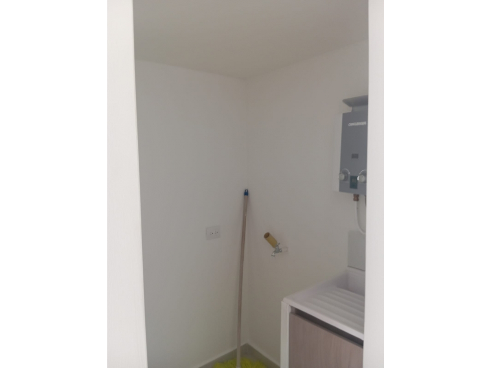 SE VENDE HERMOSO APARTAMENTO EN ROBLEDO PAJARITO — foto 5