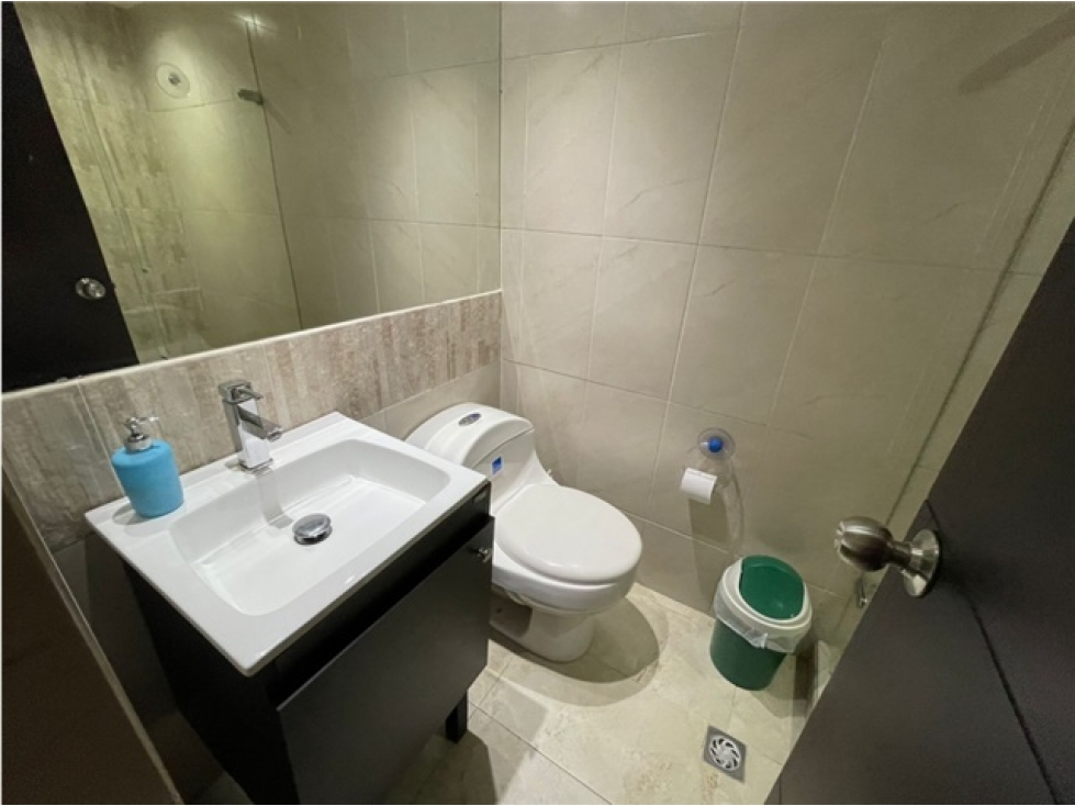 ¡SE VENDE AMPLIO APTO EN LAURELES! — foto 5
