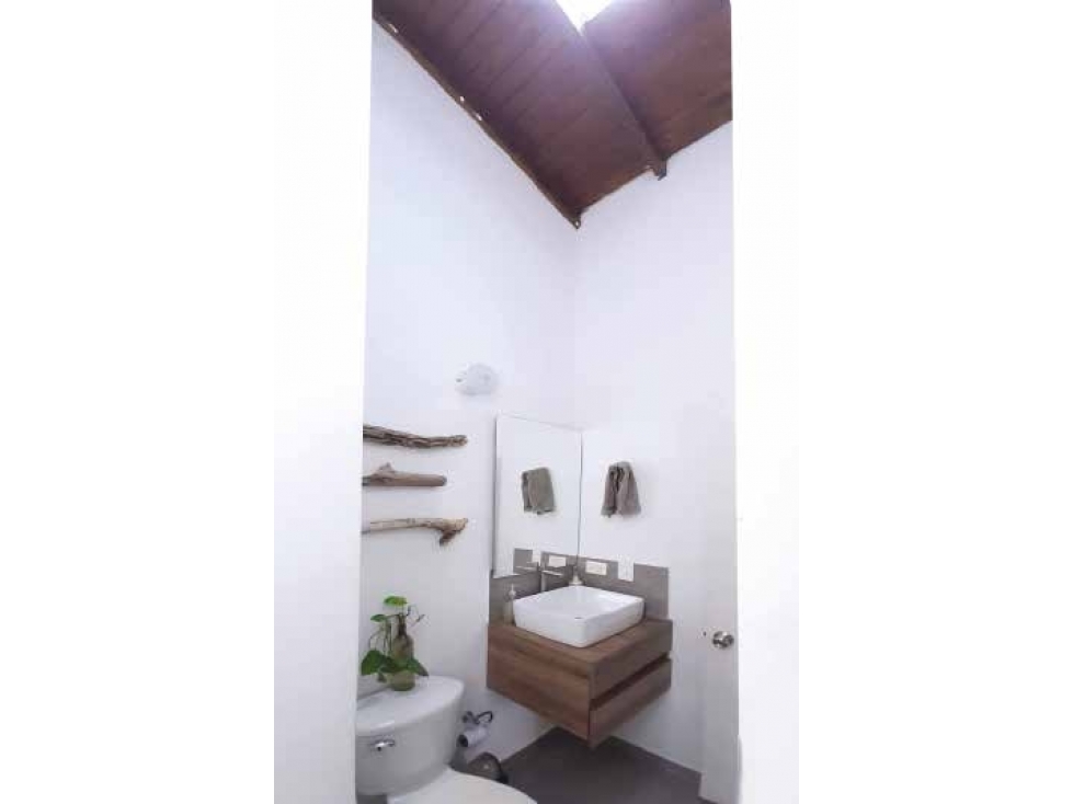 SE VENDE MARAVILLOSA CASA EN LAURELES — foto 4