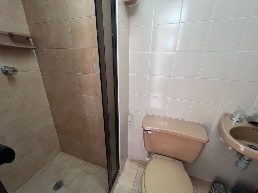 SE VENDE HERMOSO APARTAMENTO EN LAURELES — foto 4