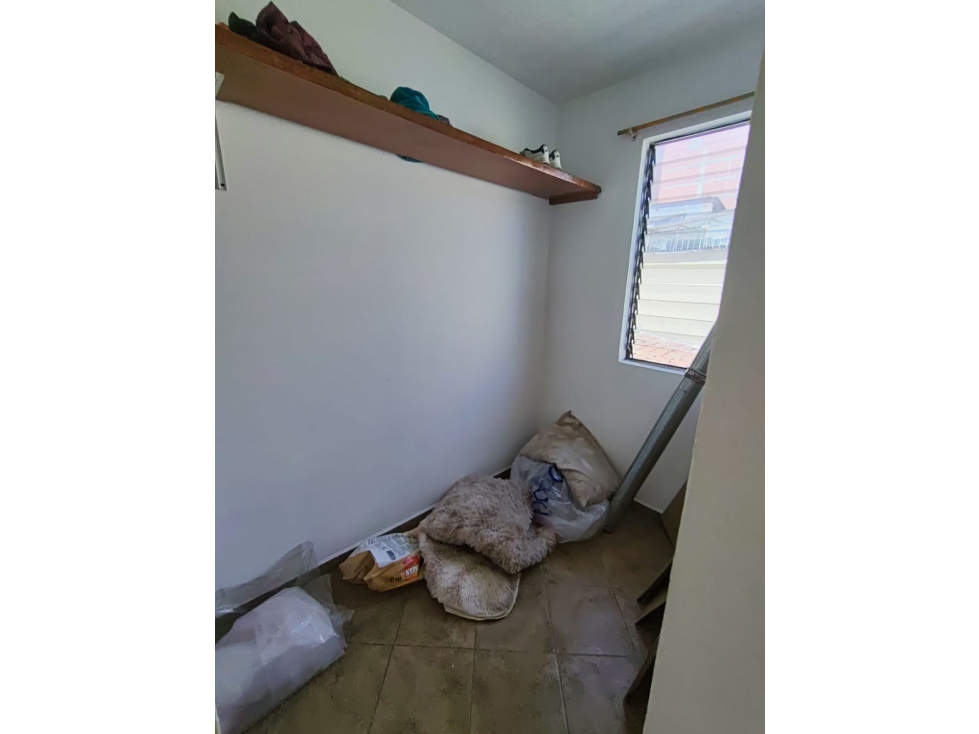 ARRIENDO HERMOSO APTO EN LAURELES A POCOS MINUTOS AV 80 — foto 3
