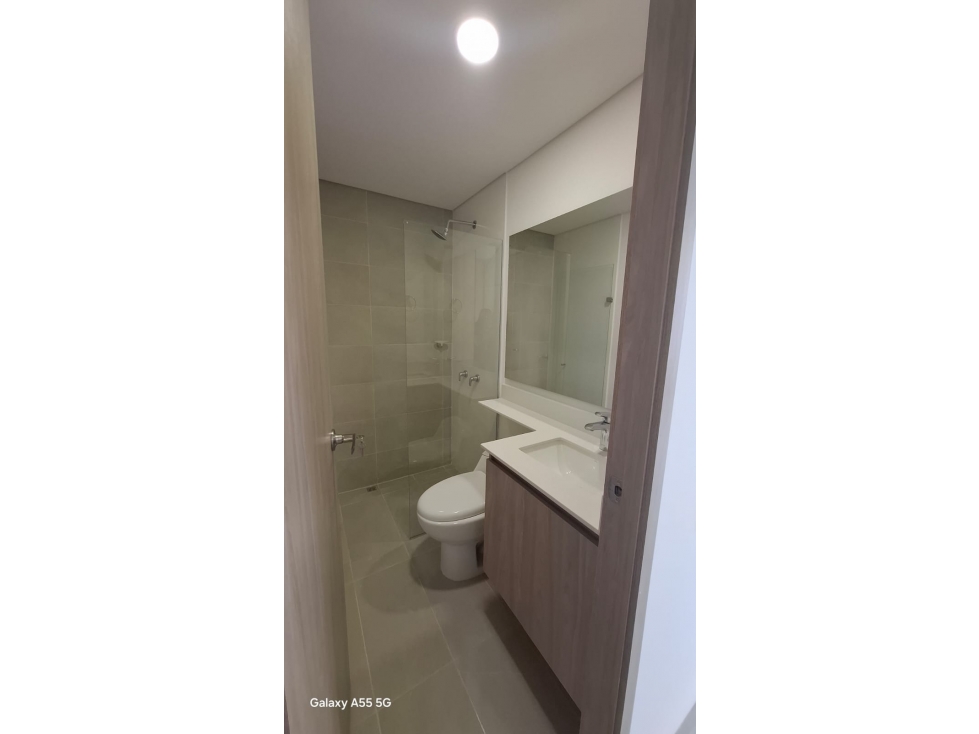 SE ARRIENDA HERMOSO APARTAMENTO NUEVO PARA ESTRENAR EN SABANETA — foto 3