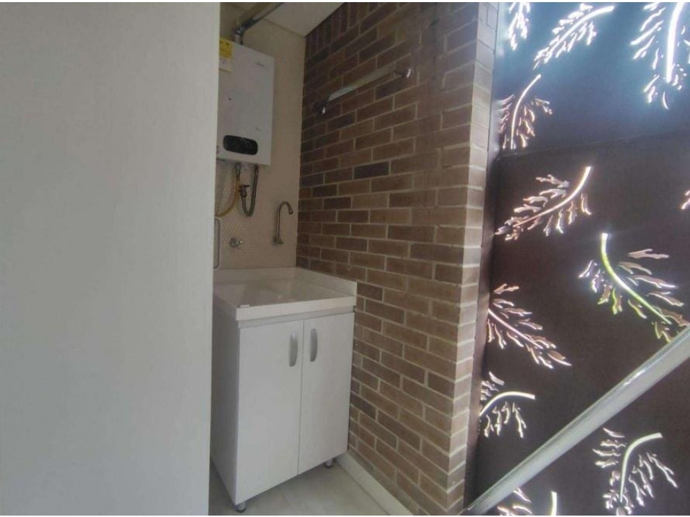 ARRIENDO HERMOSO APTO EN LAURESLES — foto 3