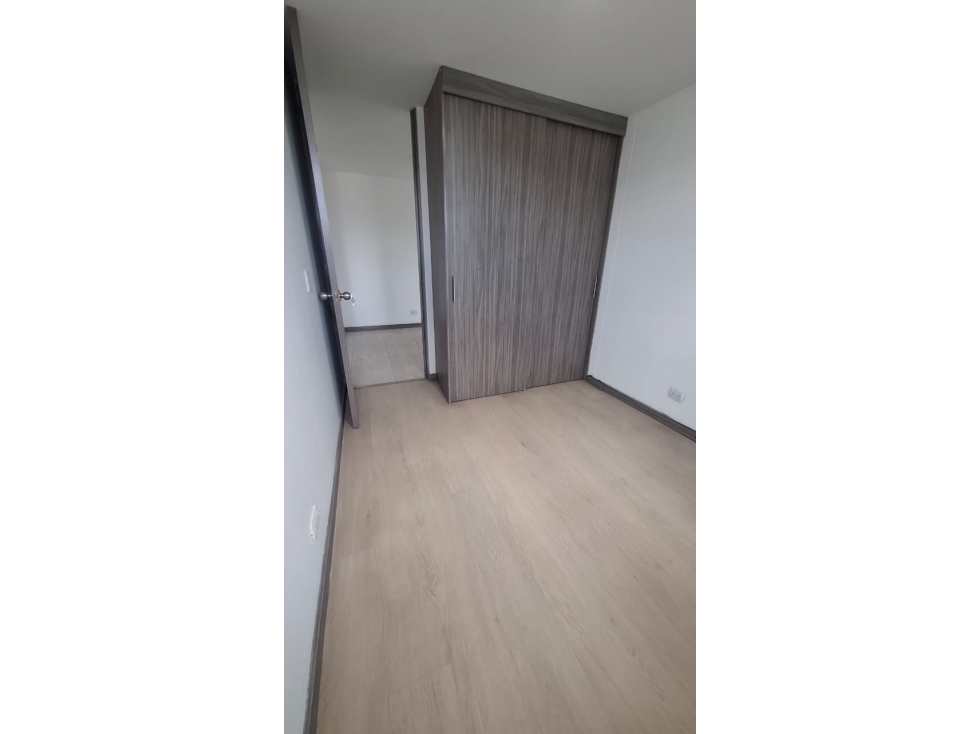 SE ARRIENDA HERMOSO APARTAMENTO EN SABANETA CALLE LARGA — foto 4