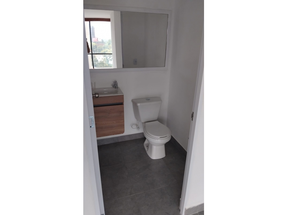 SE VENDE ESPECTACULAR OFICINA EN LA AGUACATALA — foto 4