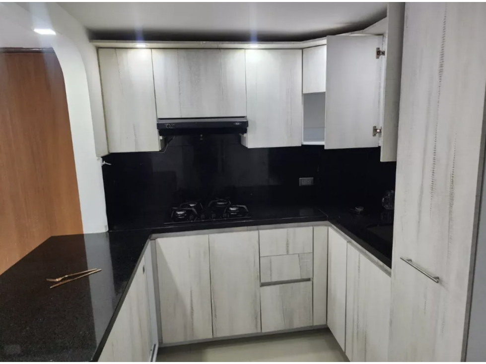 SE VENDE HERMOSO APTO EN BELLO — foto 2