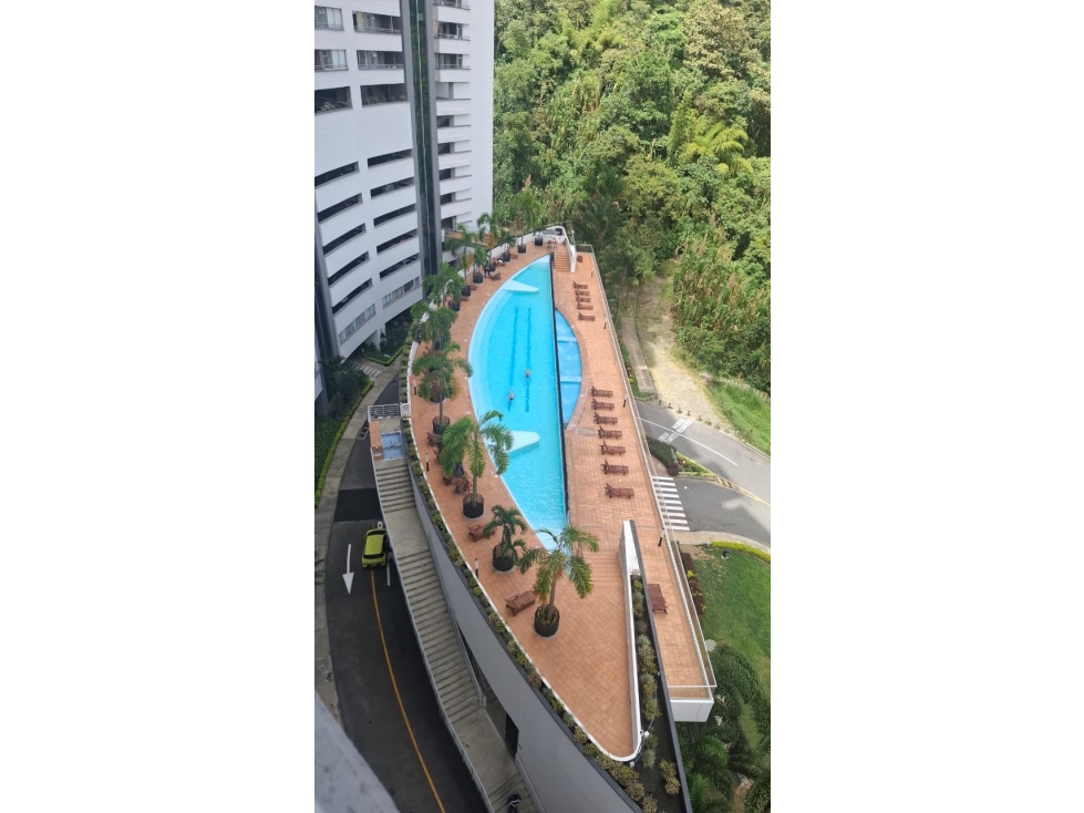 SE ARRIENDA ESPECTACULAR APARTAMENTO EN EL POBLADO — foto 3