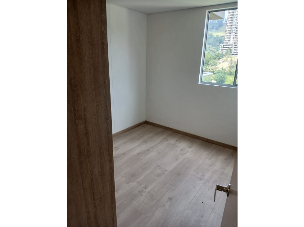 SE ARRIENDA ESPECTACULAR APARTAMENTO EN ENVIGADO — foto 4