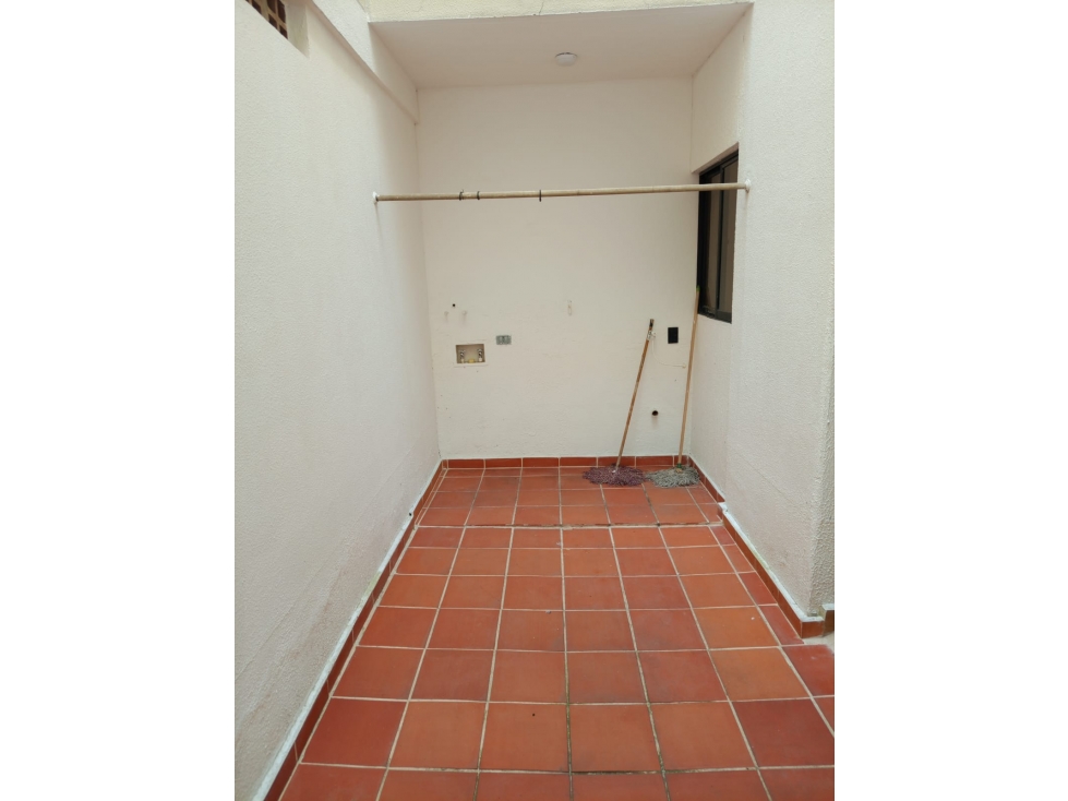 HERMOSO APARTAMENTO EN VENTA EN LAURELES — foto 4