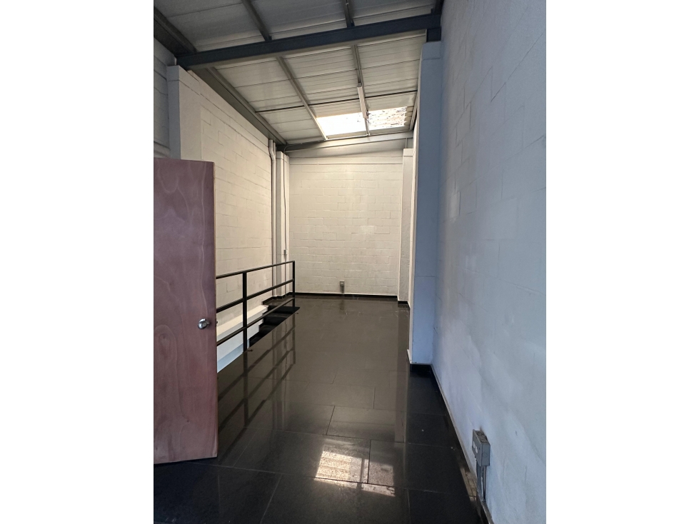 BODEGA EN ARRIENDO BARRIO TRINIDAD — foto 4