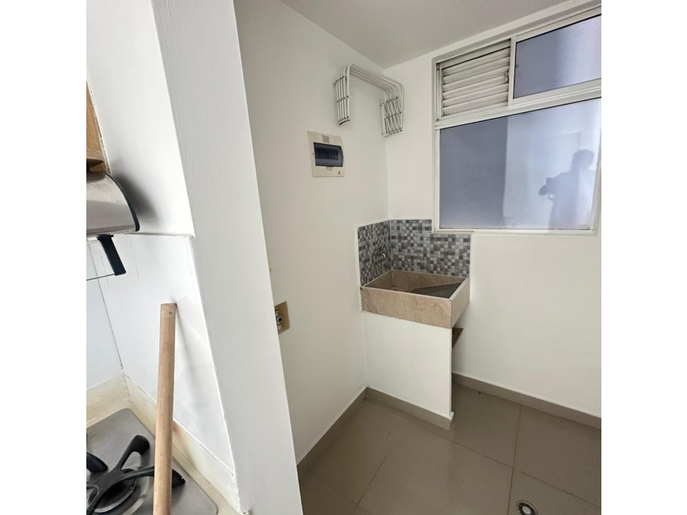 SE ARRIENDA ESPECTACULAR APARTAMENTO EN TORRE ALCAZERES — foto 6
