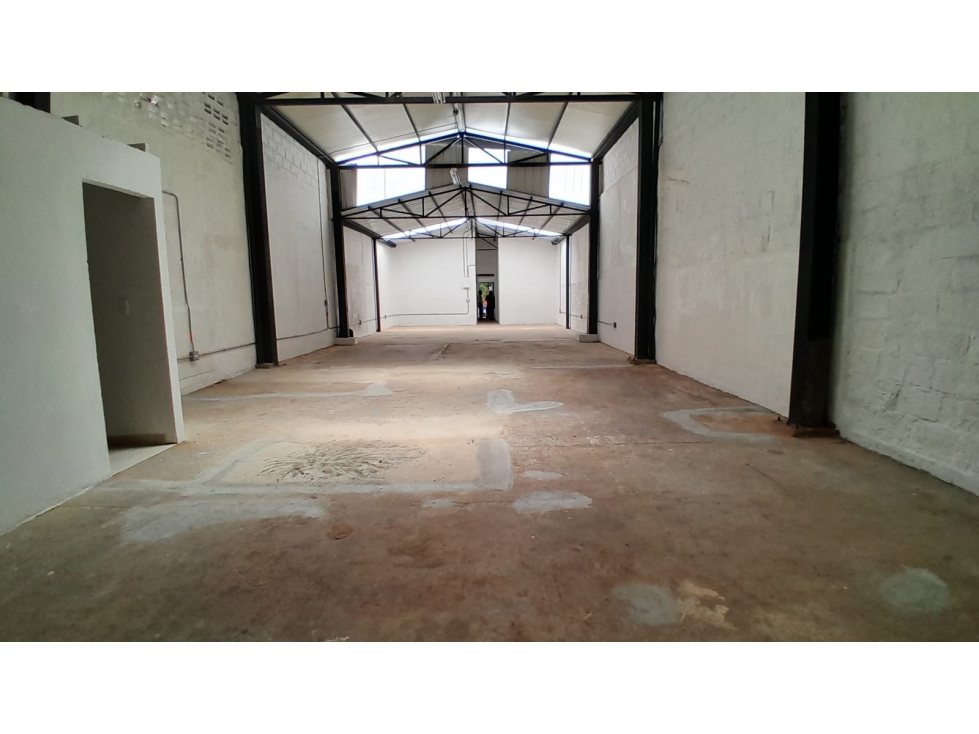 LOCAL EN ARRIENDO BELÉN GRANADA - 1
