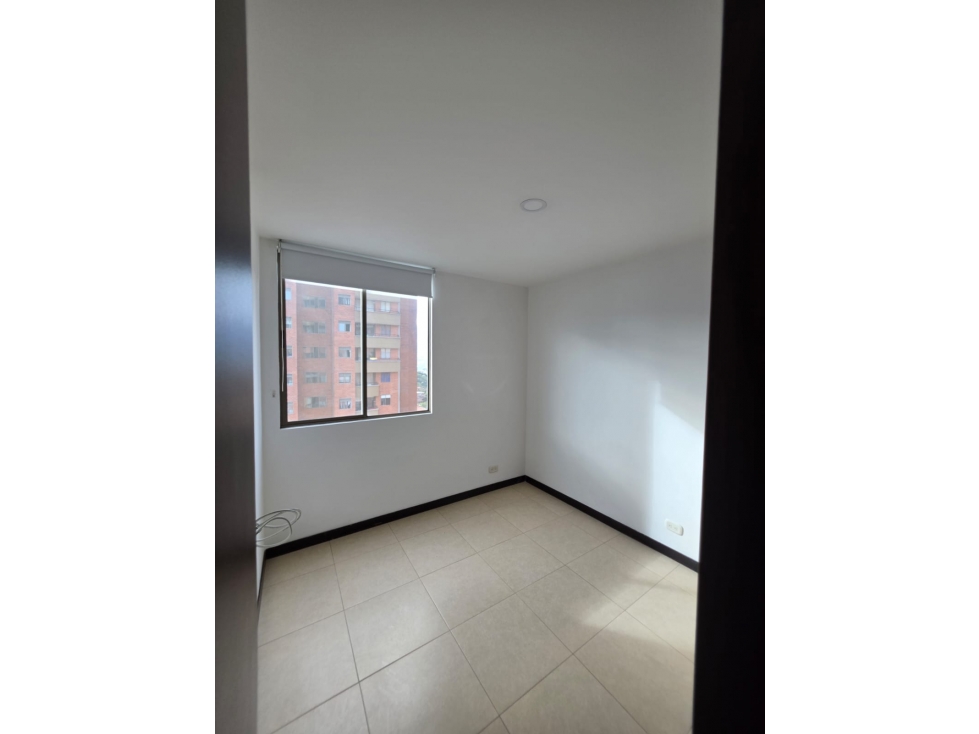 Se arrienda apartamento en loma del indio — foto 3